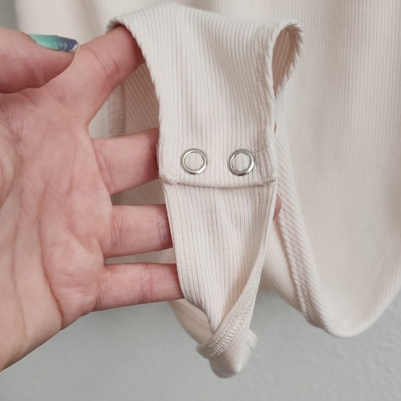 American Eagle Outfitters Ribbed Cream Bodysuit - Picture 3 of 7